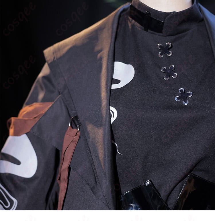 原神 魈 コスプレ衣装 胸前の装飾ディテール。精密な刺繍が美しい。