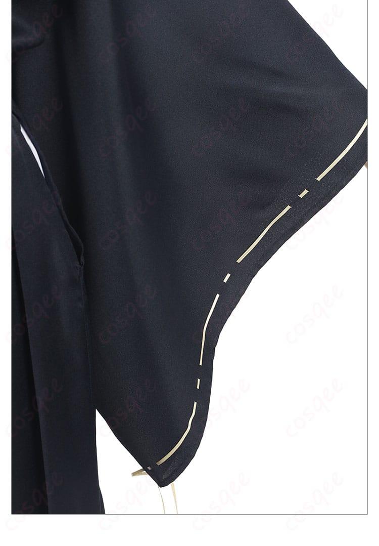 コスプレ衣装の袖部分のディテール、手作業で仕上げた丁寧な縫製