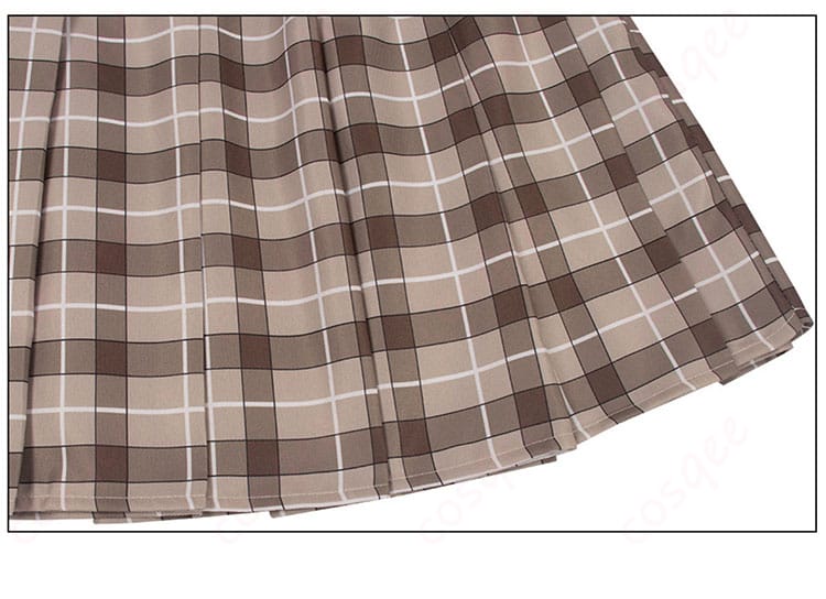 春日野穹 制服コスプレ衣装のスカート裾のディテール。制服のクラシックなデザインが際立つ部分。