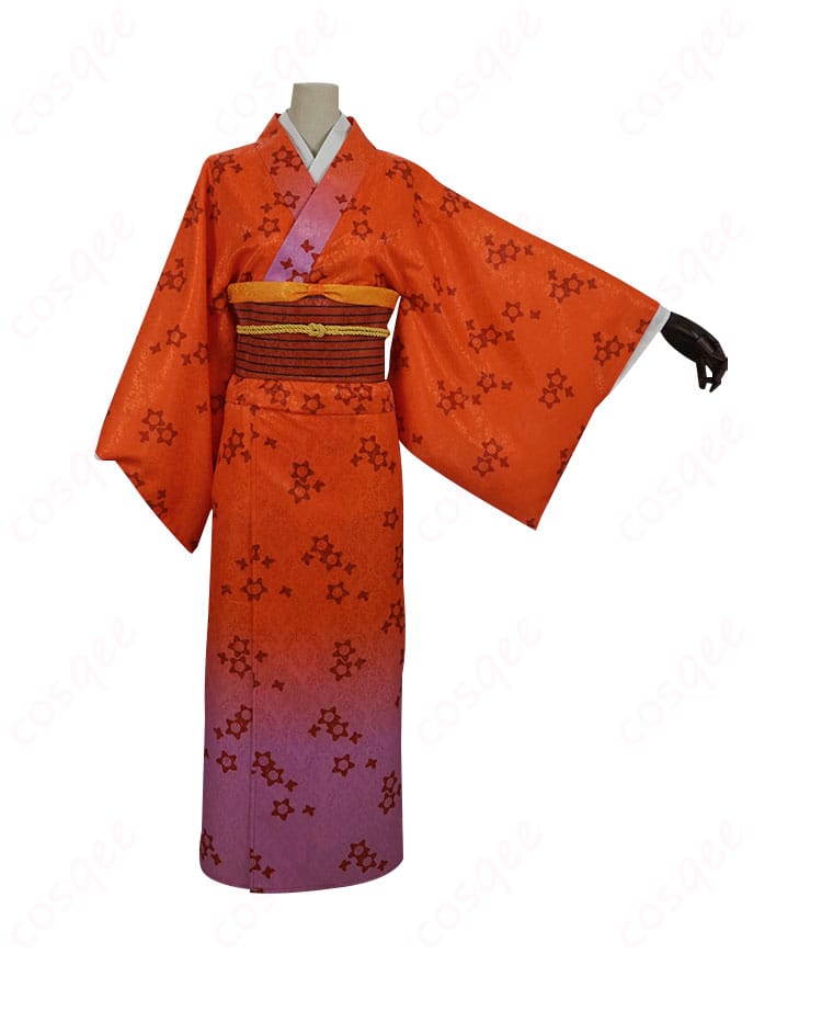 産屋敷あまね コスプレ衣装の前面細部。衣服の花柄刺繍や装飾が鮮明に見えるアップ写真です。