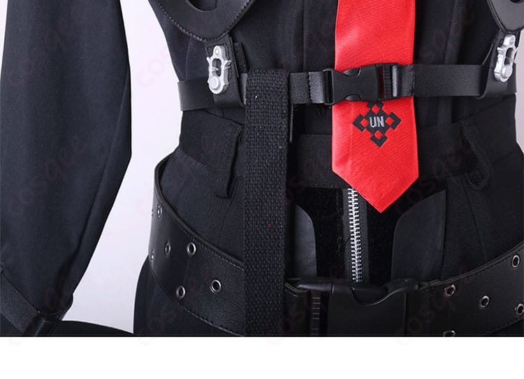 腹部の装飾デザイン。精密に仕上げられた装飾がキャラクターを再現。