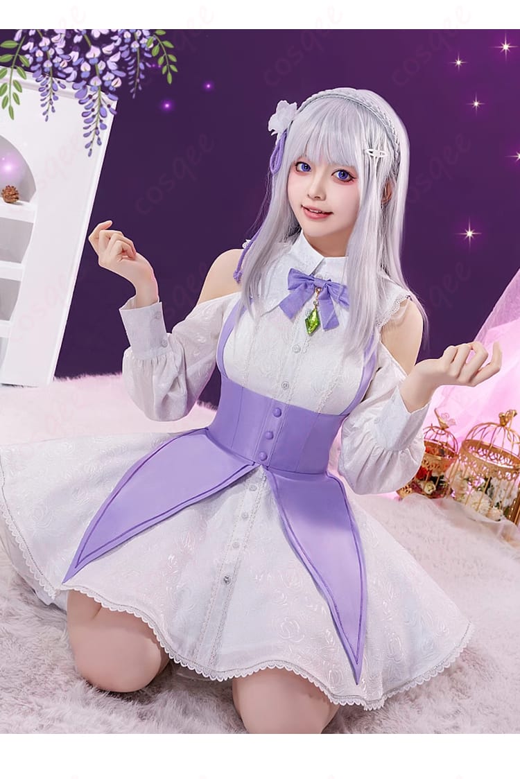 エミリア コスプレ衣装 着用したエミリアの全身画像。細部にまでこだわったコスプレ衣装。