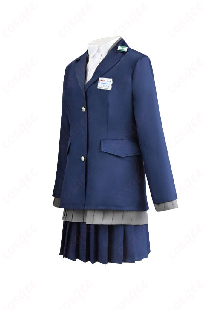 山田杏奈 コスプレ衣装 左側から見た衣装の詳細。衣装のシルエットと美しいラインが魅力。