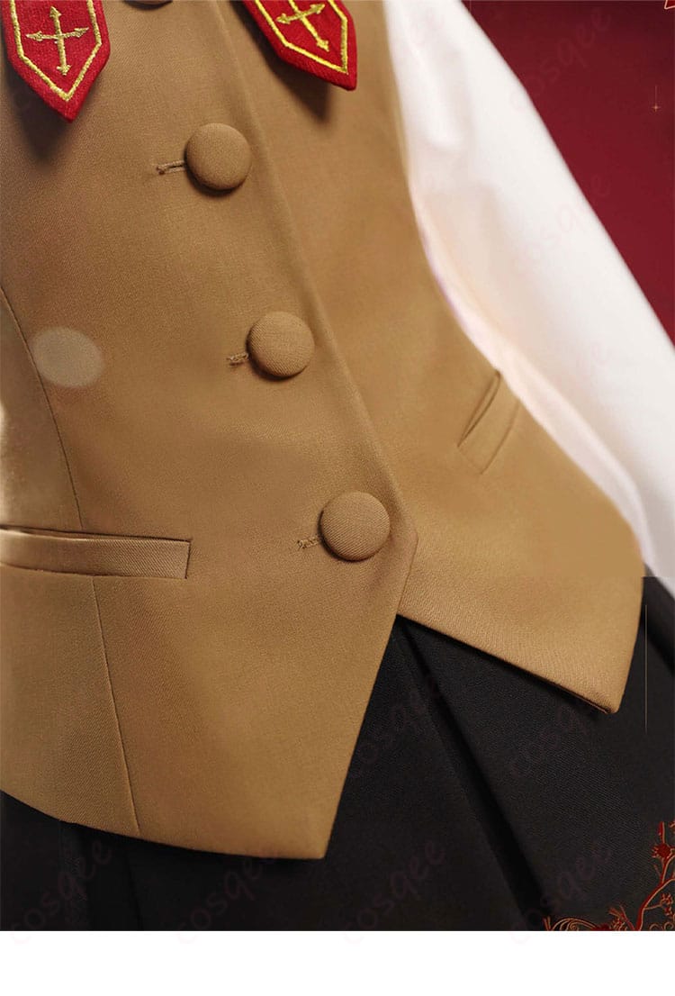 コスプレ衣装の馬甲部分、門襟とボタンのディテール。衣装のクオリティが感じられます。