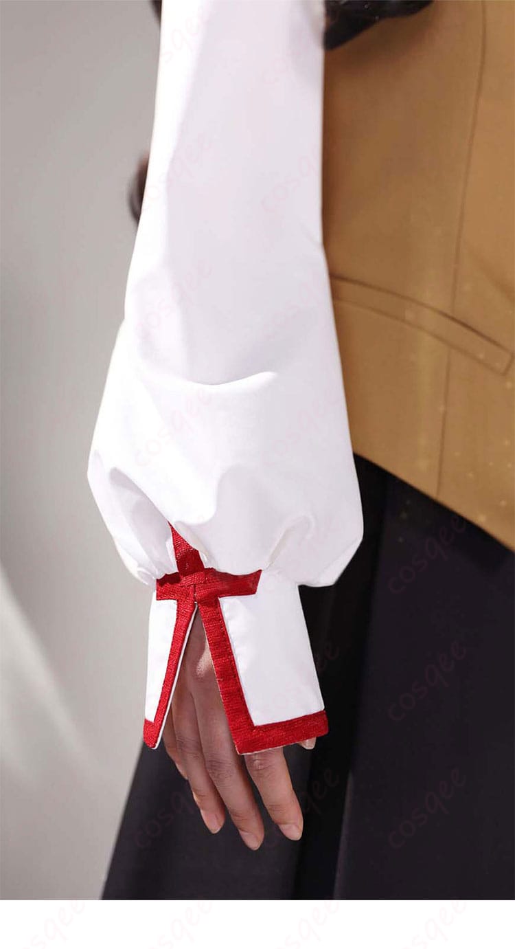 衣装の袖部分のディテール。細かな縫製と仕上がりの良さがわかります。