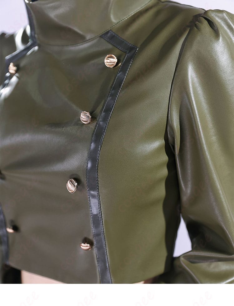 クローム 髑髏 コスプレ衣装の胸前の装飾の詳細。キャラクターの個性を引き立てるデザインです。