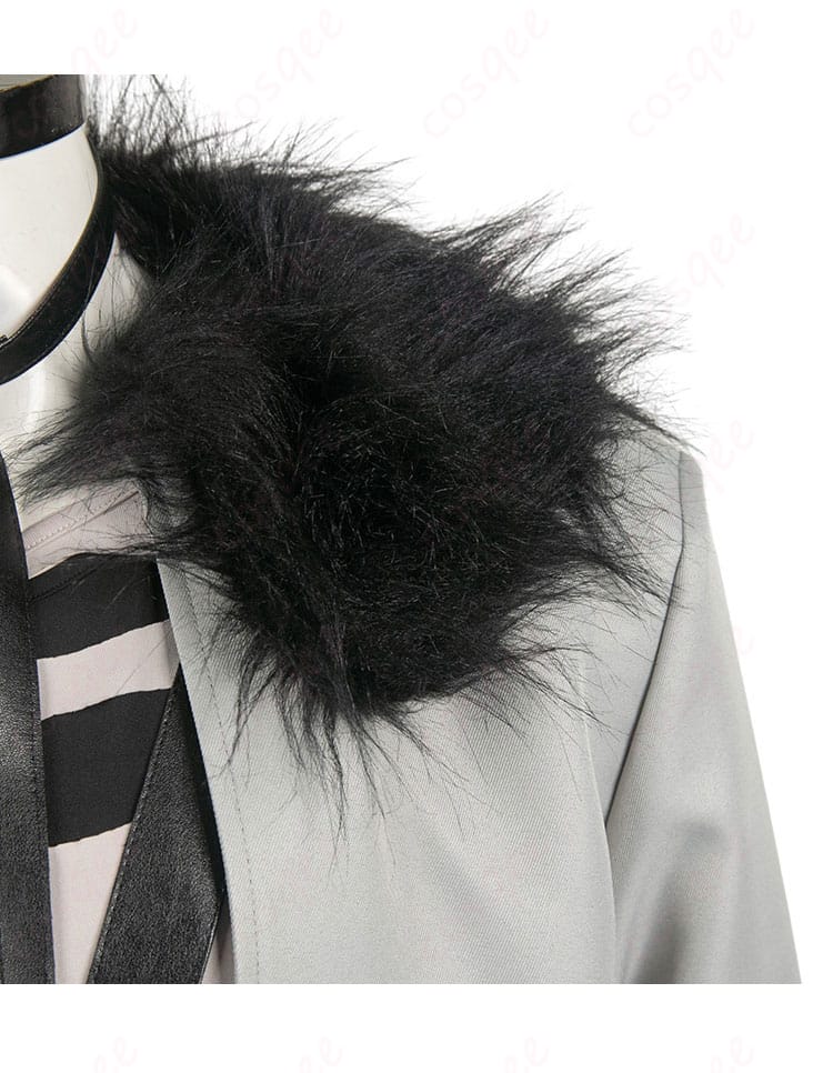 ヴィアベルコスプレ衣装の衣領部分の毛糸装飾。細部まで精緻な仕上げ。