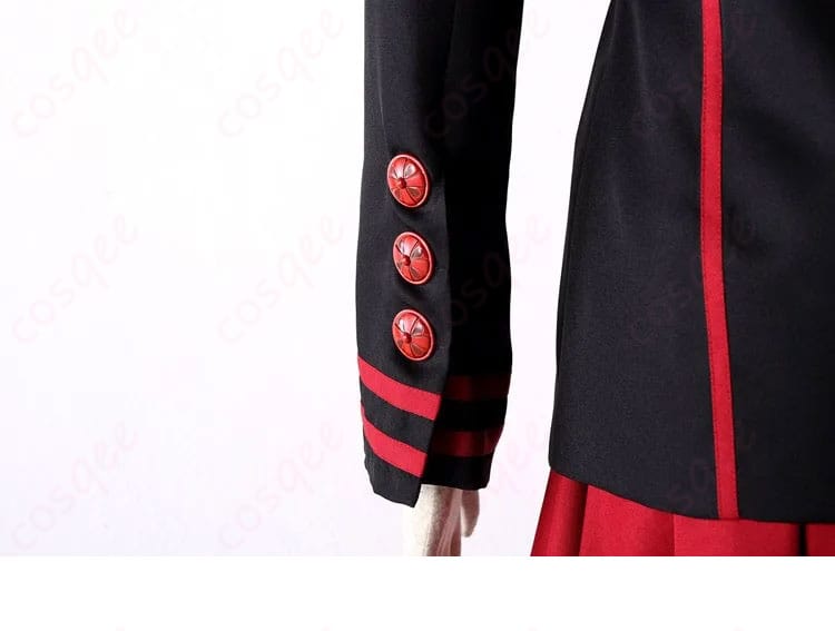 左袖の装飾ディテール。リナリー・リーの特徴的な衣装のデザインが鮮明に映っています。