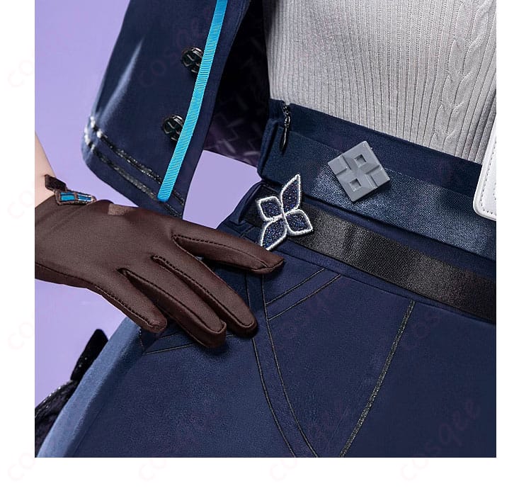 腰部のベルトや飾りのデザインとその精緻な作りを紹介。