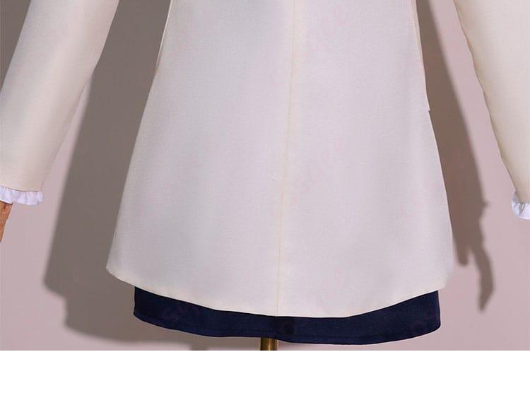 ヨル・フォージャー コスプレ衣装の衣摆背面ディテール。衣装全体のバランスとデザインが際立つ。