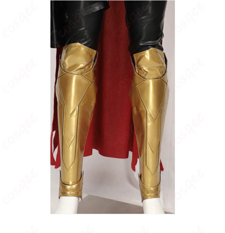 ヴィンセント・ヴァレンタイン コスプレ衣装の脚部装飾。レッグアーマーの細部までリアルに再現。