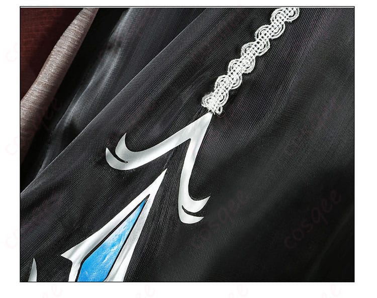 コスプレ衣装の衣裾に施されたデザインパターン。洗練された美しい装飾です。