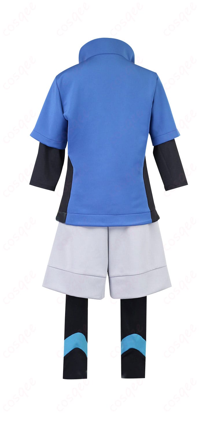 キョウヘイ コスプレ衣装(ポケモンBW2)の背面画像。ディテールまで再現された後ろ姿を確認できます。