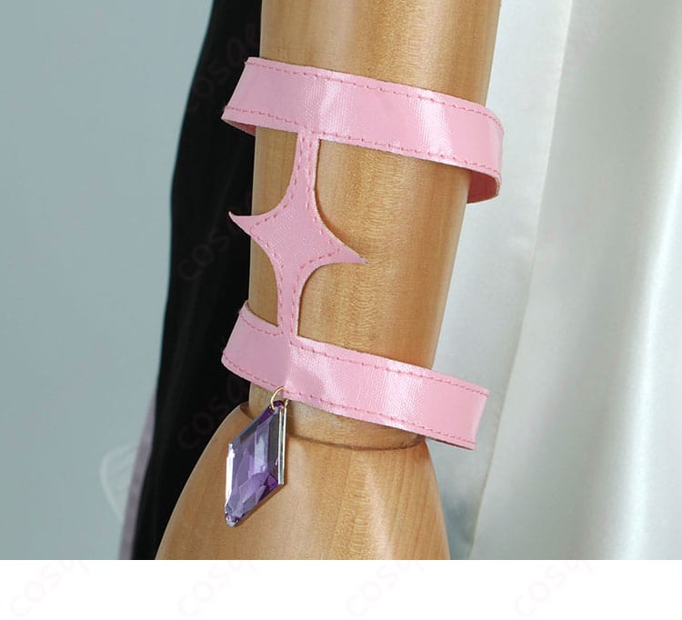 hololive 古石ビジュー コスプレ衣装 腕飾りの細部画像。動きの中でも映えるデザインが魅力。