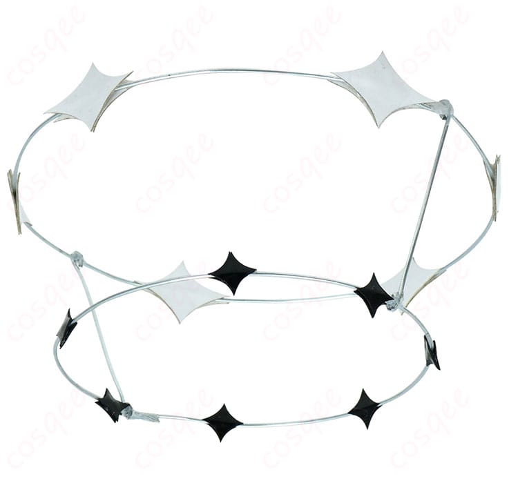 アイリスの髪飾り。可愛いデザインが衣装に華やかさを添えています。