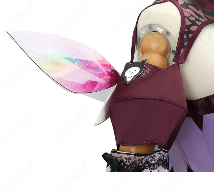 アイリス衣装の右肩部分の装飾。左右対称のデザインが特徴的。