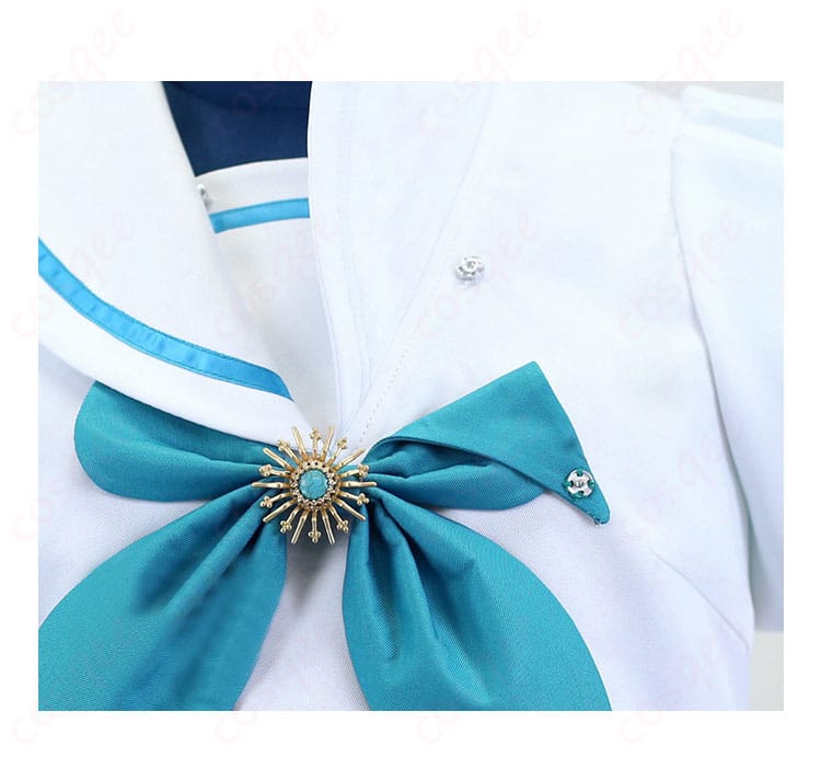 セーラー服外套の襟にあるリボン装飾。細部まで忠実に再現されています。