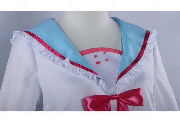 神まほろ コスプレ衣装の美しい領口装飾の詳細。デザインにこだわり、完璧な再現度を誇ります。