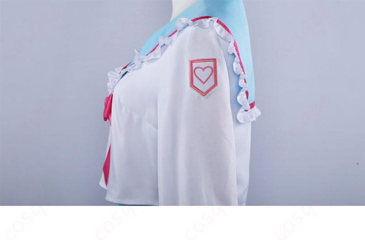 神まほろ コスプレ衣装の肩部分の側面装飾。こだわりのディテールが、キャラクターの魅力を引き立てます。