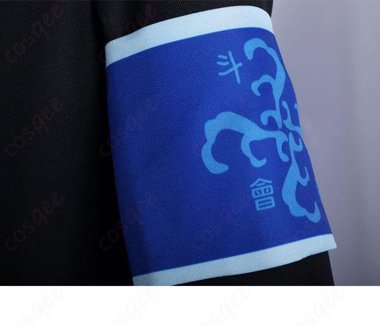 肩袖に施された装飾のディテール。精巧なデザインでキャラクターの魅力を引き立てます。