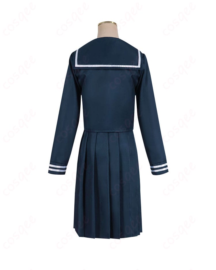 黒江真由 コスプレ衣装の背面図