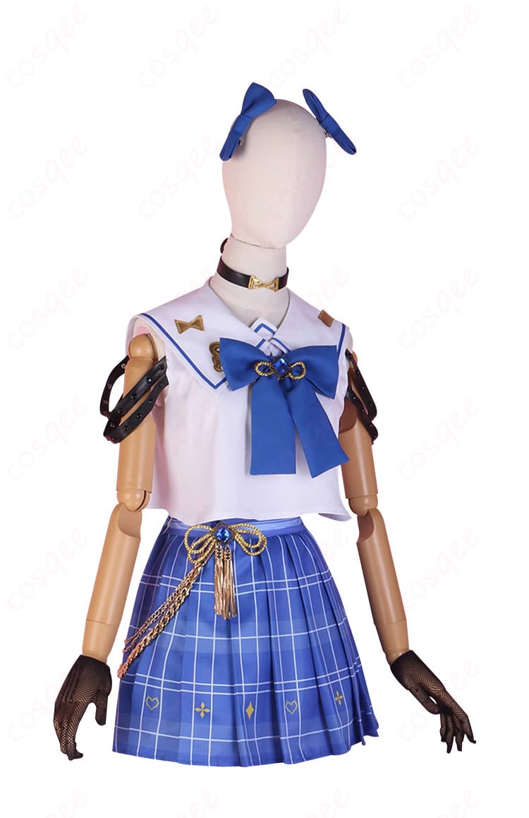 アイク・イーヴランド コスプレ衣装の側面ビュー。詳細な衣装デザインとシルエットを確認。