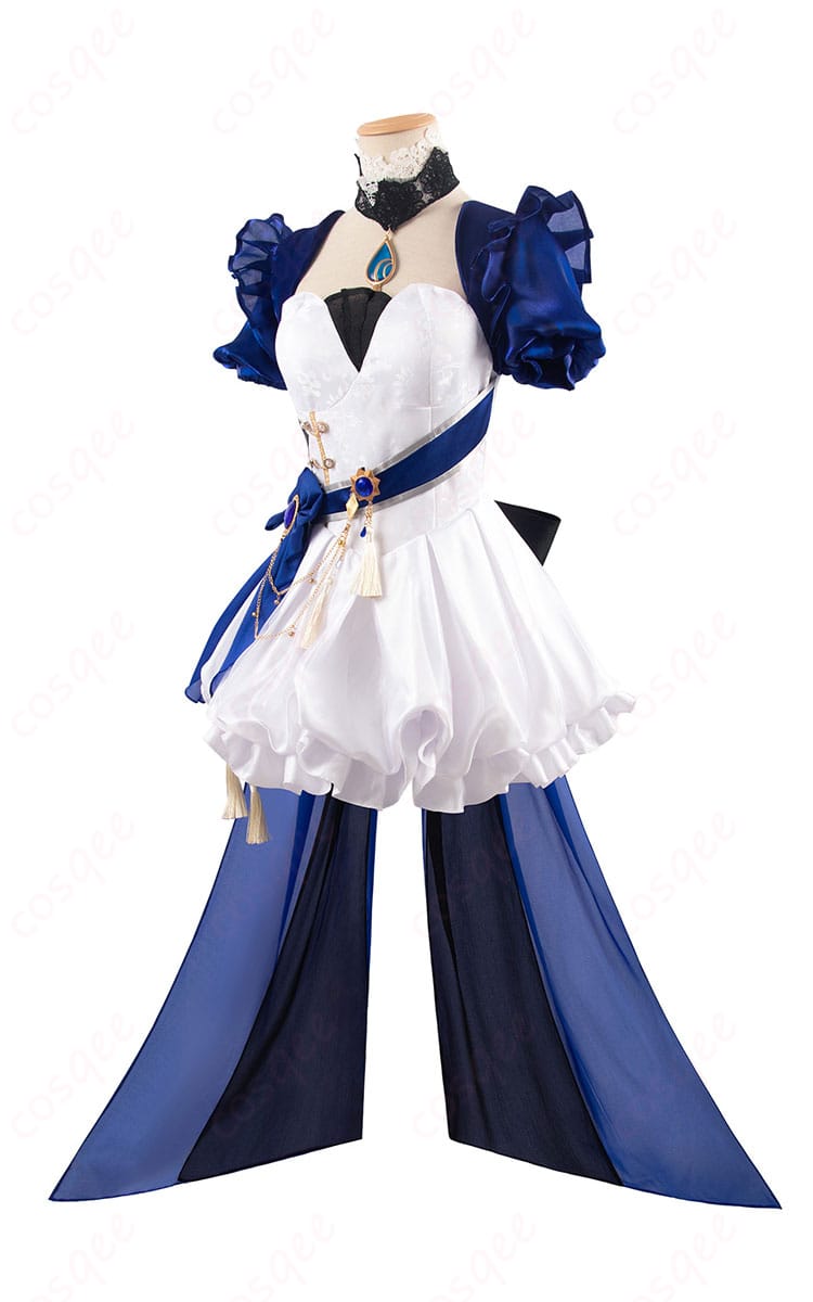 フリーナのコスプレ衣装の側面ビュー。衣装の全体的なシルエットとディテールが確認できます。コスプレイベントや撮影に最適です。