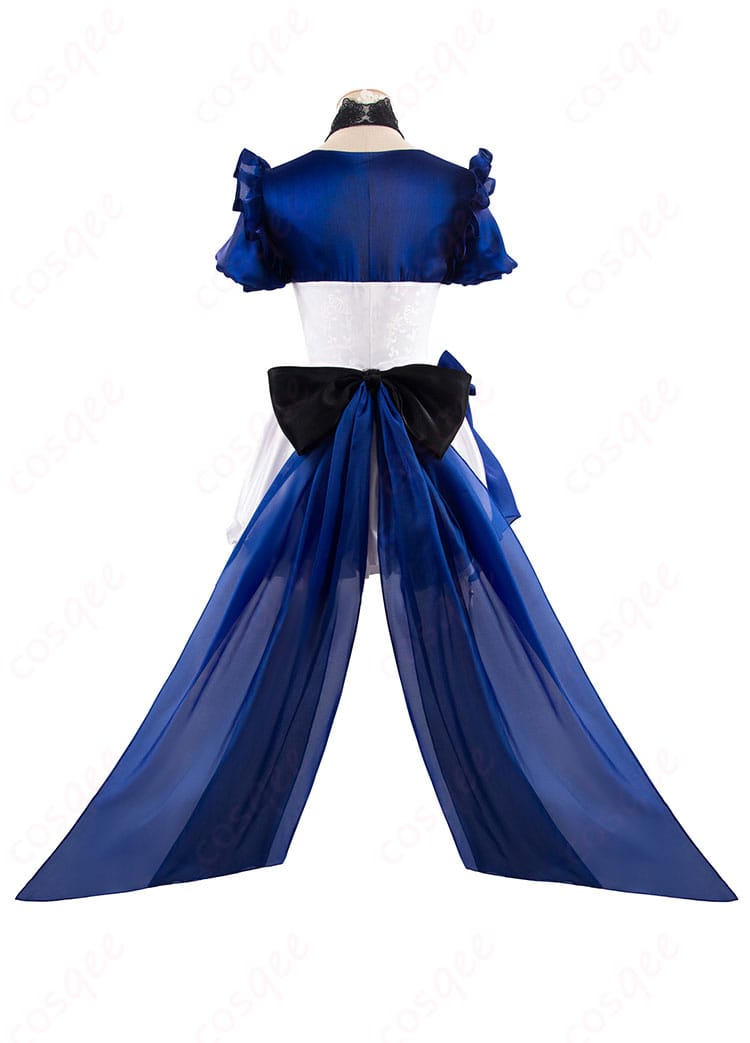 フリーナのコスプレ衣装の背面ビュー。背部の蝶結びと美しいディテールが強調されています。