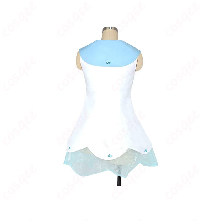 ポケモン サン・ムーン リーリエのコスプレ衣装の背面のディテール画像。背中のディテールまで丁寧に作られています。