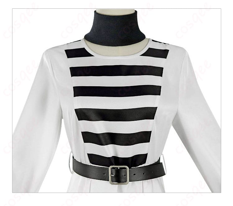 フリーレン コスプレ衣装 子供用 内部の装飾のディテール。衣装のフィット感を重視したデザイン。