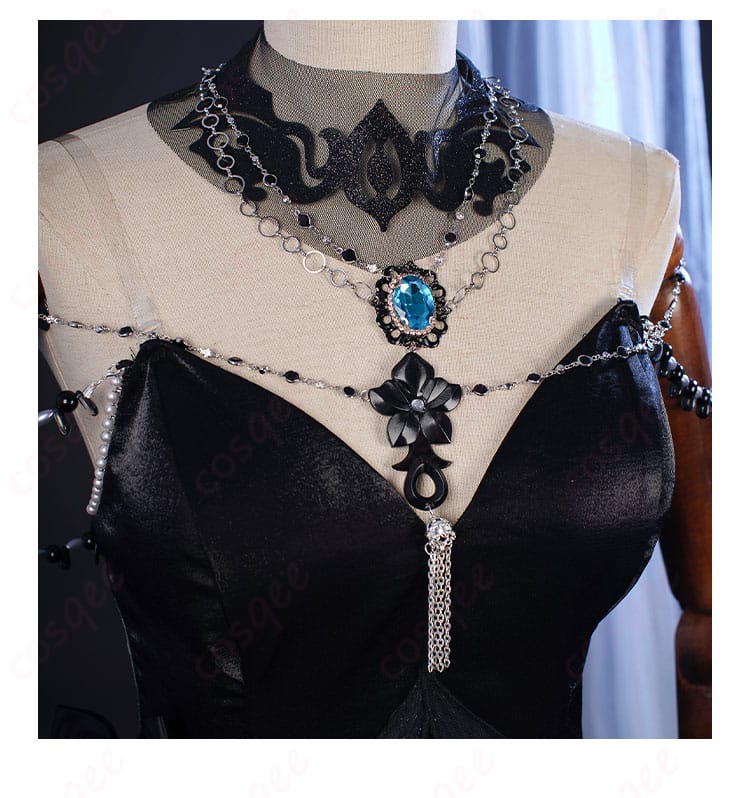 無期迷途 ハーメル コスプレ衣装の胸口部分の装飾。刺繍やデザインがしっかり再現されています。