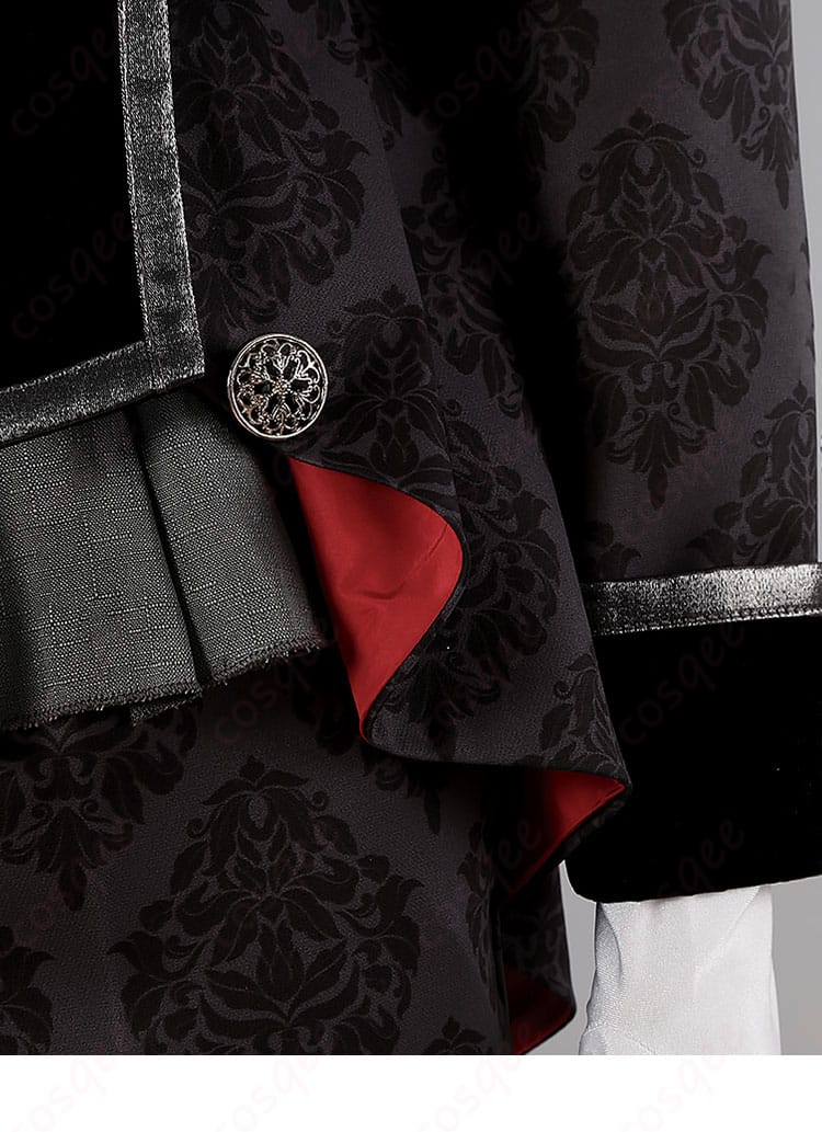 御影玲王 コスプレ衣装の衣裾装飾。細かい装飾がリアルな仕上がり。