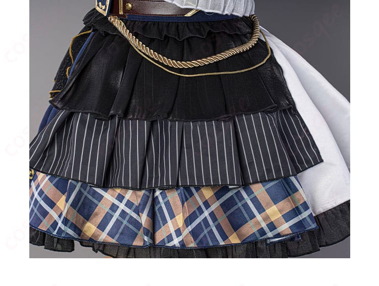 スカート部分の服飾ディテール。ファッション性と機能性を兼ね備えたデザイン。