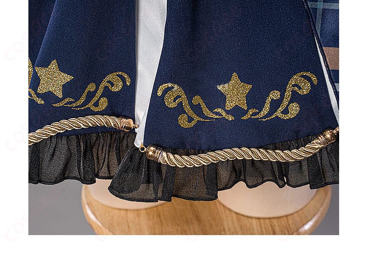 スカートの下裾部分の装飾ディテール。デザインにこだわりを感じるポイント。