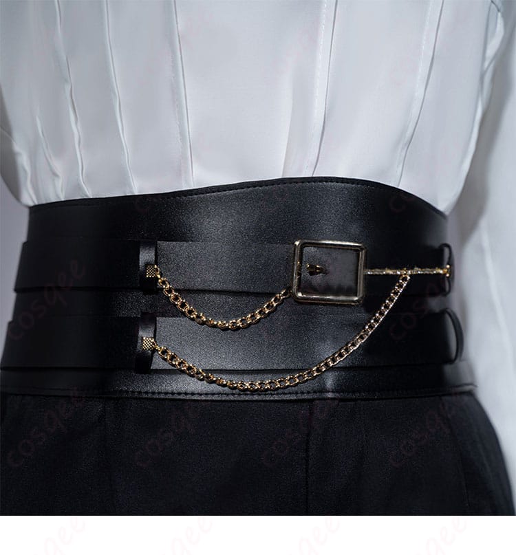 ホムラ コスプレ衣装の腰部装飾とコルセットベルトの細部。精巧なデザインでキャラクターの魅力を強調。