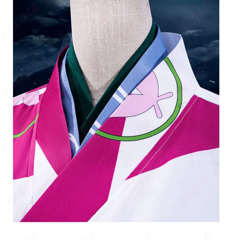 犬夜叉 神楽 コスプレ衣装 衣領の装飾ディテール。刺繍とデザインが精巧で、キャラクターの特徴が細かく再現されています。