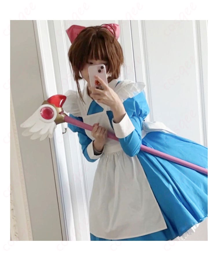 木之本桜 コスプレ衣装 アリス メイド服を着たキャラクターの扮装シーン。リアルな再現でイベントや撮影に最適!