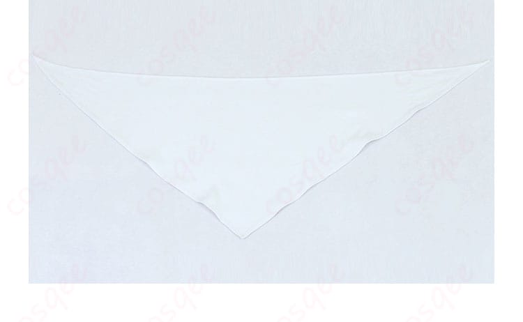 黒見セリカのコスプレ衣装の頭巾の着用方法。キャラクターらしい印象を与えます。