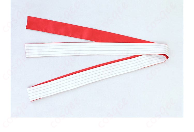 黒見セリカのコスプレ衣装の頭巾のディテール。キャラクターに忠実に再現されたデザイン。