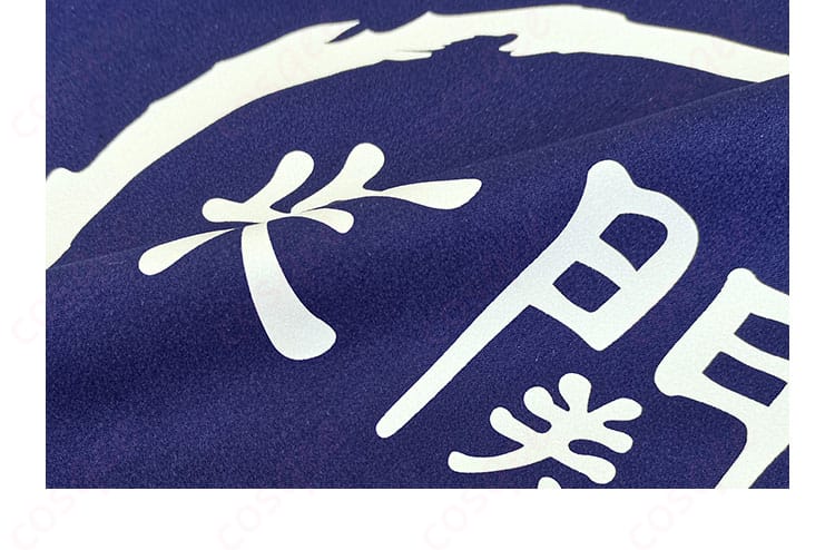 コスプレ衣装の腰帯の装飾部分。細かなディテールと高品質な仕上がり。