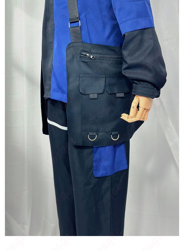 腰部左側の装飾細部画像。左右非対称のデザインが特徴的な装飾。