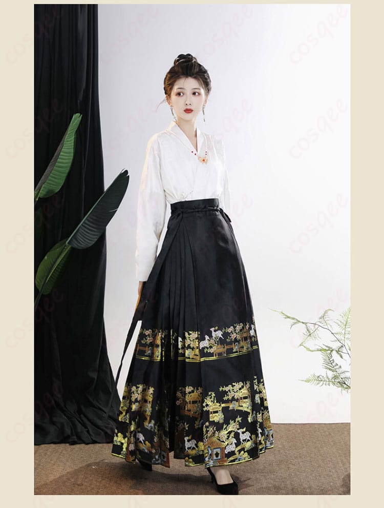 中華風馬面裙の側面画像。立体的なデザインと快適さが特徴です。