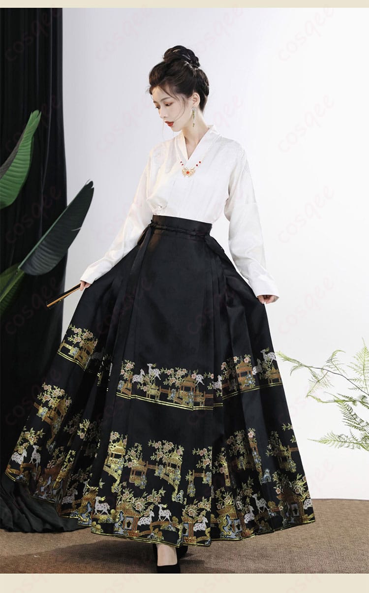 中華風スカートの広がりと刺繍のディテールが見える画像。細部までこだわりのデザイン。