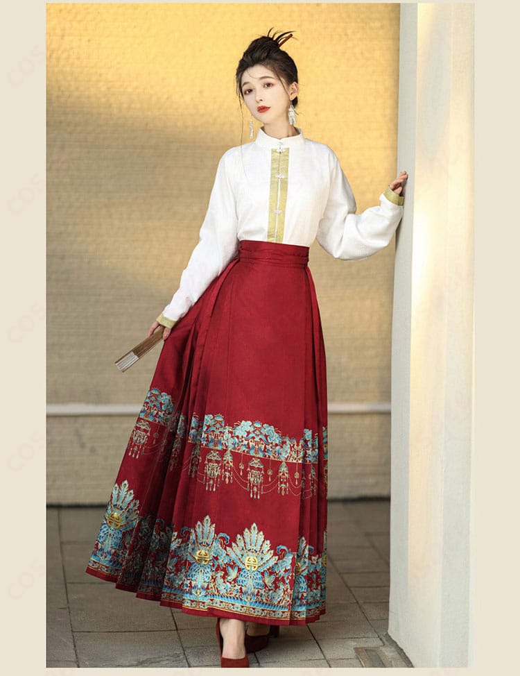 立襟トップスと馬面裙の左側のデザイン詳細