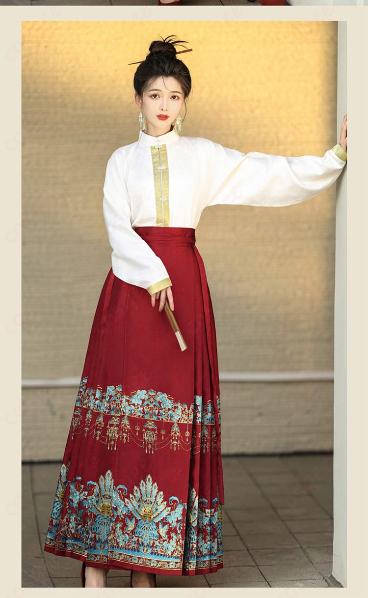 赤色馬面裙のディテールと美しい刺繍