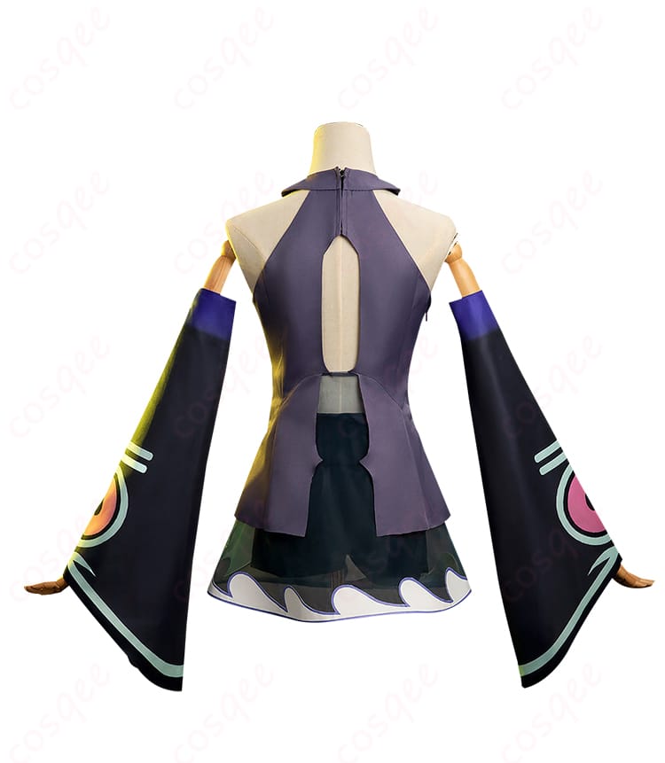 商品背面のコスプレ衣装画像