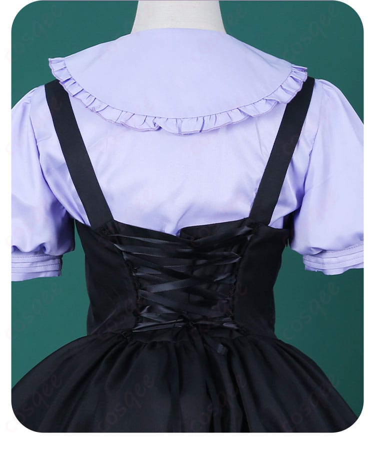 小鳥遊六花のコスプレ衣装の背面の装飾詳細画像。背中の装飾が華やかに再現されています。