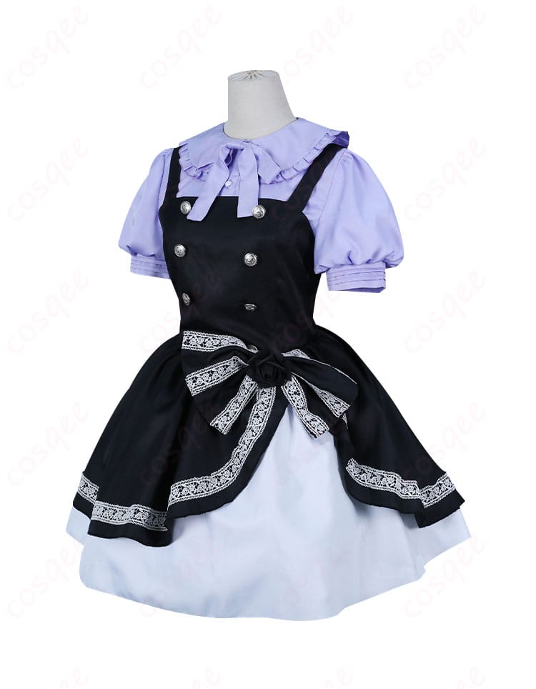 小鳥遊六花のコスプレ衣装 ゴシック服の左側面画像。衣装全体のシルエットが魅力的に見えます。