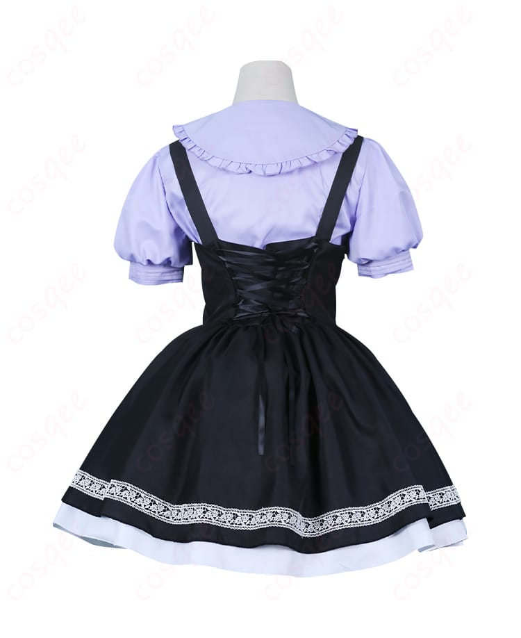 小鳥遊六花のコスプレ衣装 ゴシック服の背面画像。背中のディテールにもこだわり、忠実に再現。