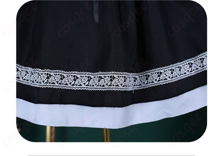 小鳥遊六花のコスプレ衣装のスカート裾の装飾のアップ画像。デザインにこだわり、細部まで丁寧に仕上げています。